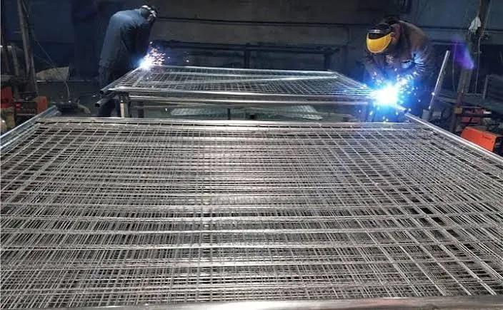 Temporary fence panel welding and frame detail